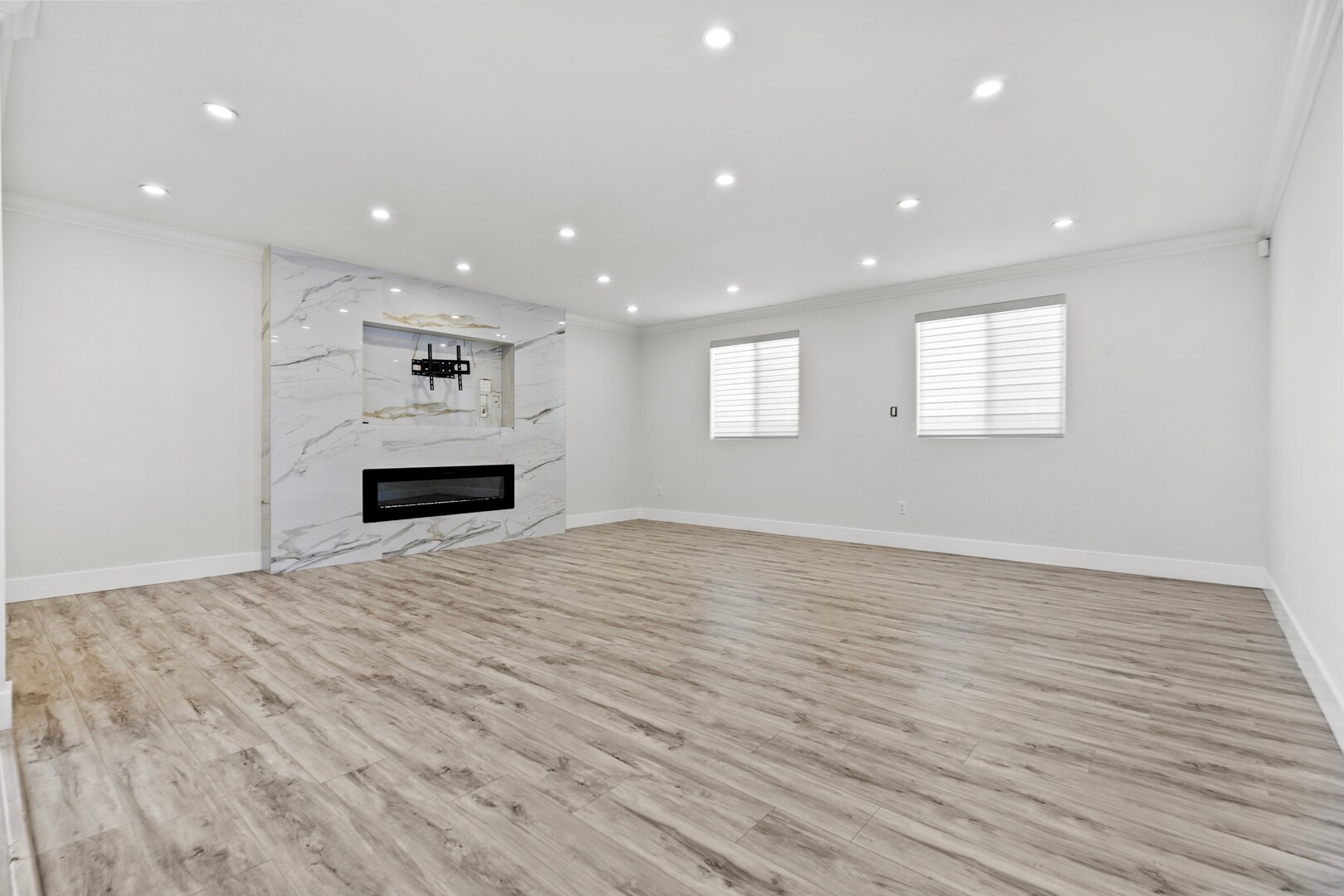 Building Photo - 7911 Fulton Ave