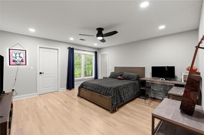Building Photo - 1431 Waterford Green Dr