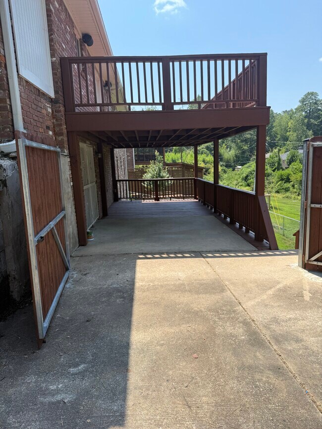 Building Photo - 147 Jewell Rd