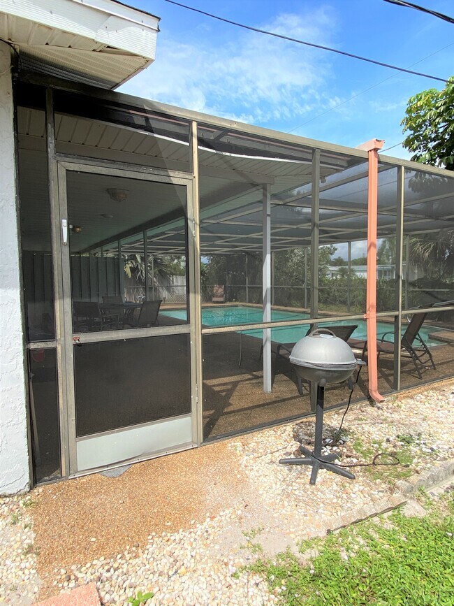 Building Photo - 11352 Summerwinds Ct