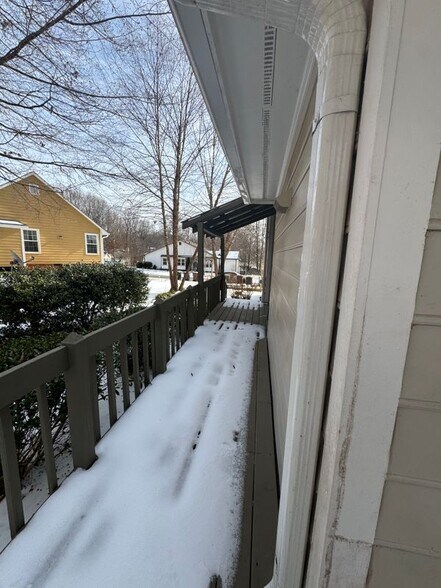 Building Photo - 4 Stonehouse Ct