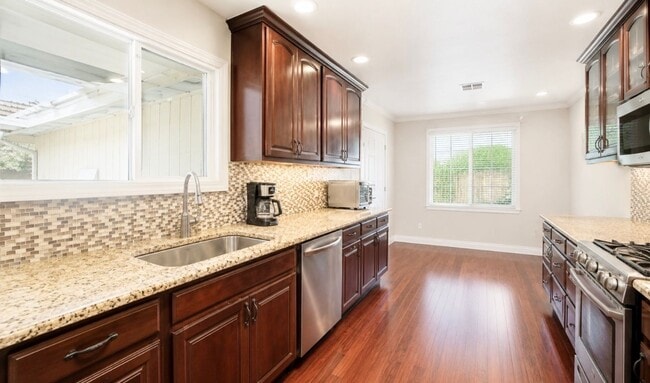 Building Photo - 5415 Comstock Ct