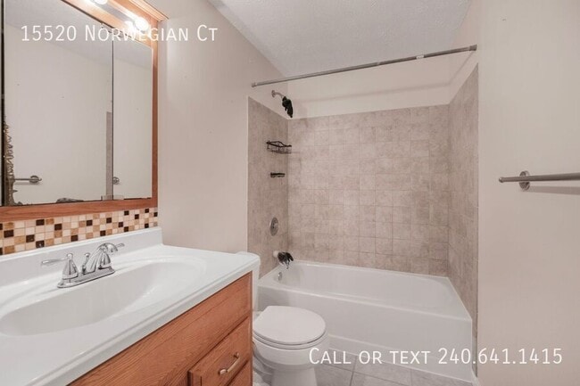 Building Photo - 15520 Norwegian Ct