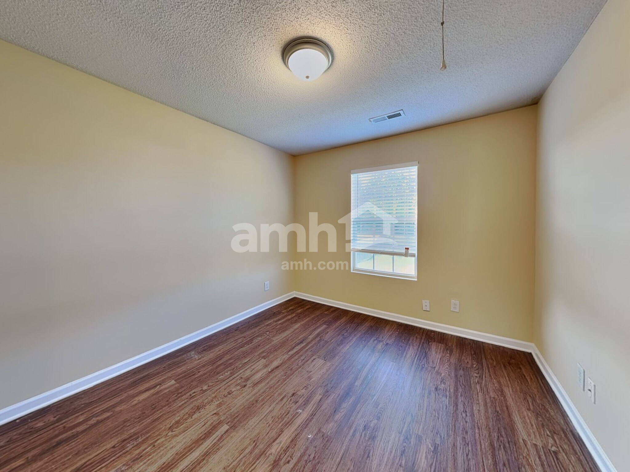 Building Photo - 1208 Scarlett Dr