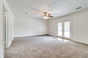 Building Photo - Recently Renovated Home!