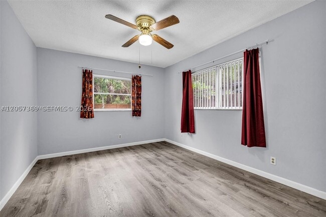 Building Photo - 851 SW 49th Way