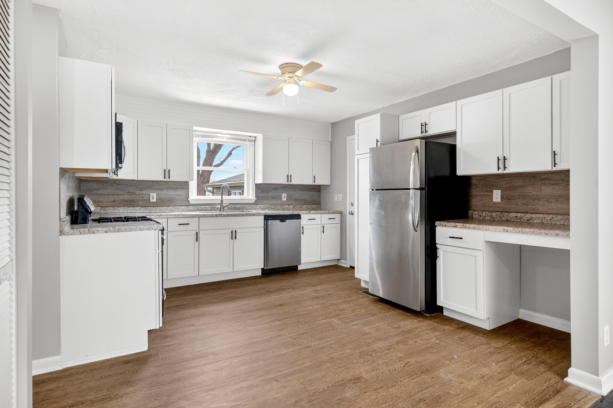 Building Photo - 903 Merrill Ave