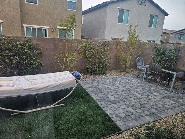 Building Photo - 10754 Hickam Ave