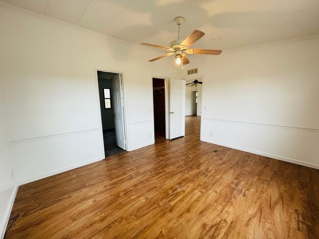 Building Photo - 3 BR, 2 BA doublewide in Pikeville school district