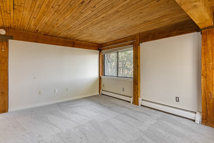 Building Photo - 122 Redrock Dr