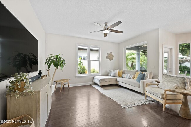 Building Photo - 2924 St Johns Blvd