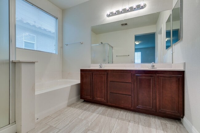 Building Photo - Beautiful Split-Level Home on Corner Lot with Pool and Spa!