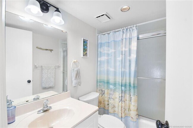 Building Photo - 10044 S Ocean Dr