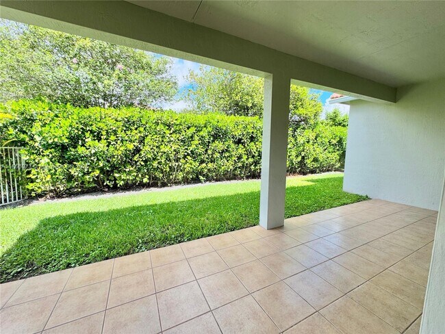 Building Photo - 4451 Laurel Pl