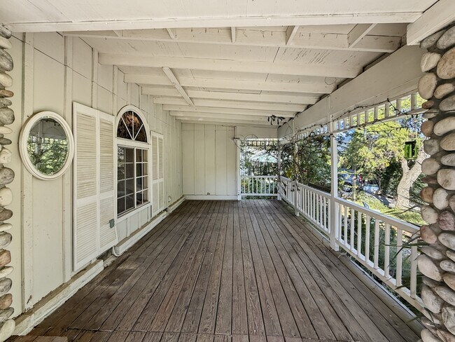 Building Photo - 3053 Quail Rd