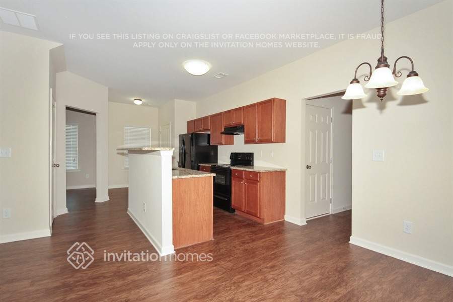 Building Photo - 4101 Oak Field Dr