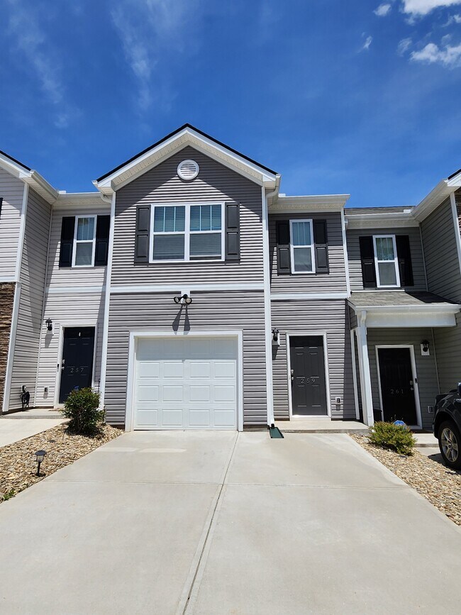 Building Photo - 259 Sunriff CT