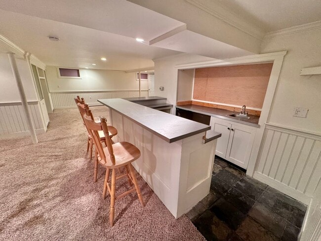 Building Photo - Beautiful Single Family Home in Portsmouth | 3 Bedroom 2.5 Bath Ranch w/ Finished Basement!