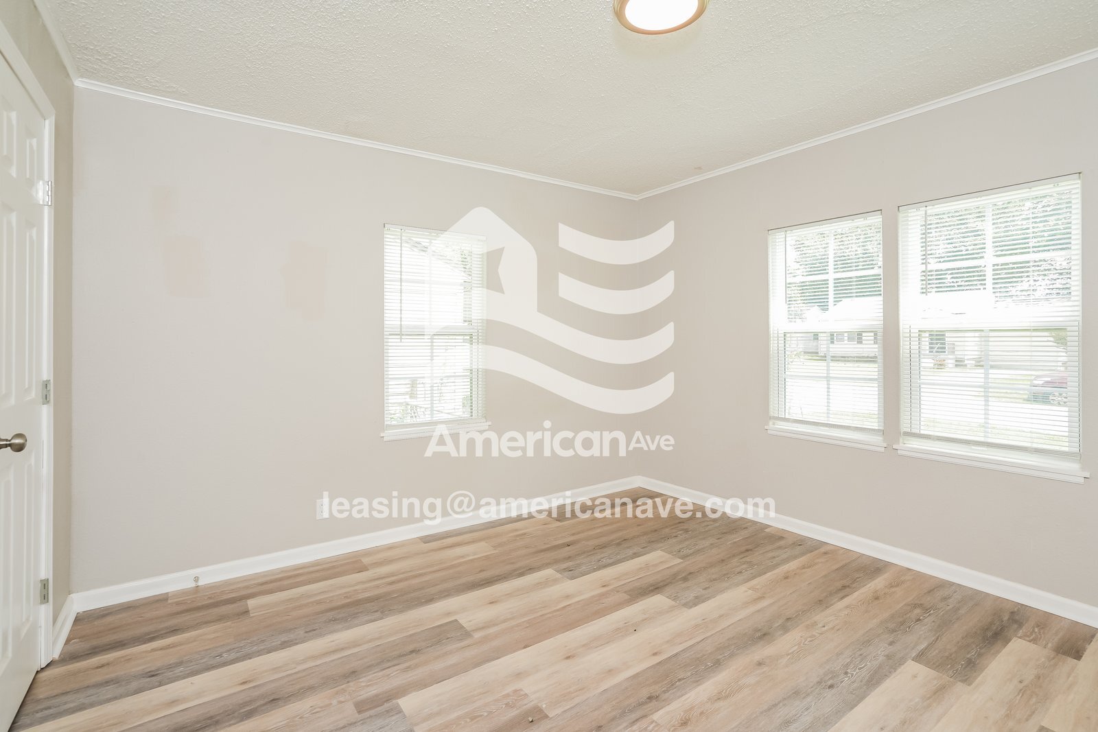 Building Photo - 4923 E Easton St