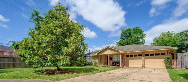 Building Photo - 10622 Sapling Way