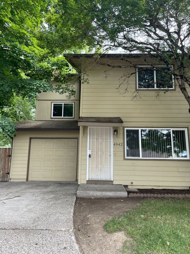 Primary Photo - 4932-4942 Elkhorn Ct SE Salem, OR 97317