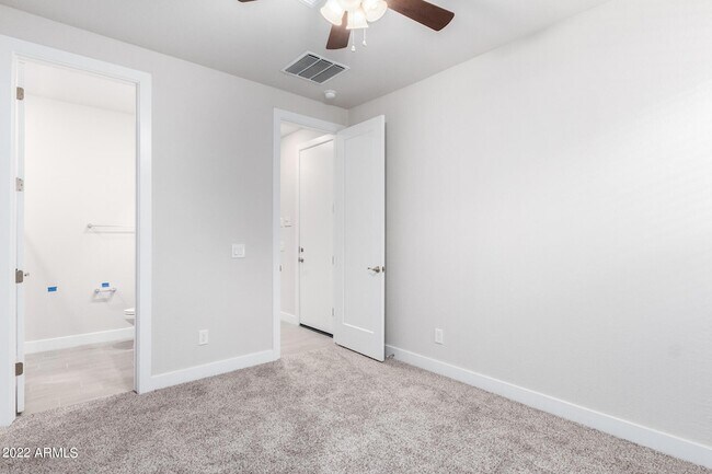 Building Photo - 8526 S 69th Ln