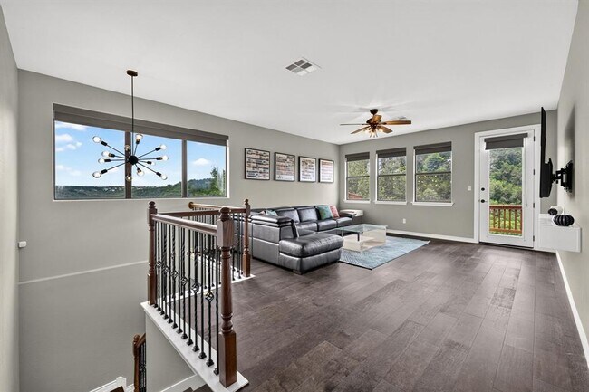 Building Photo - 2801 Manitou Dr