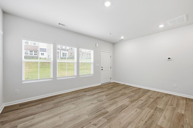 Building Photo - Silver Fir Ln - Garner