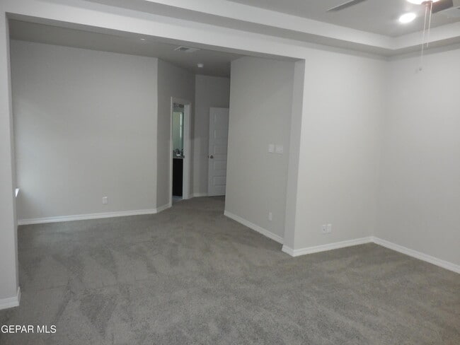 Building Photo - 552 Pne Vly Pl
