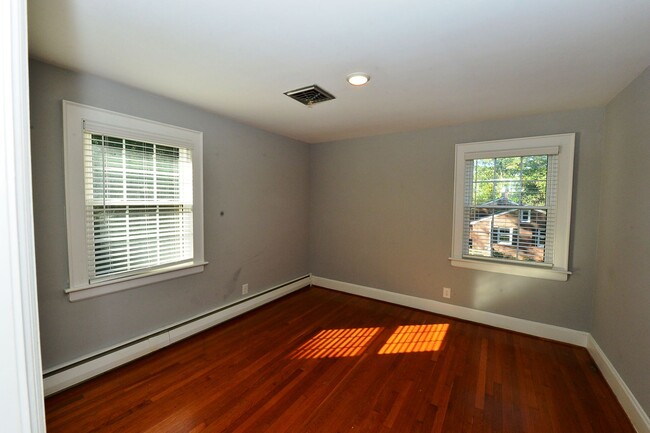 Building Photo - Water View, private wooded lot on dead end...