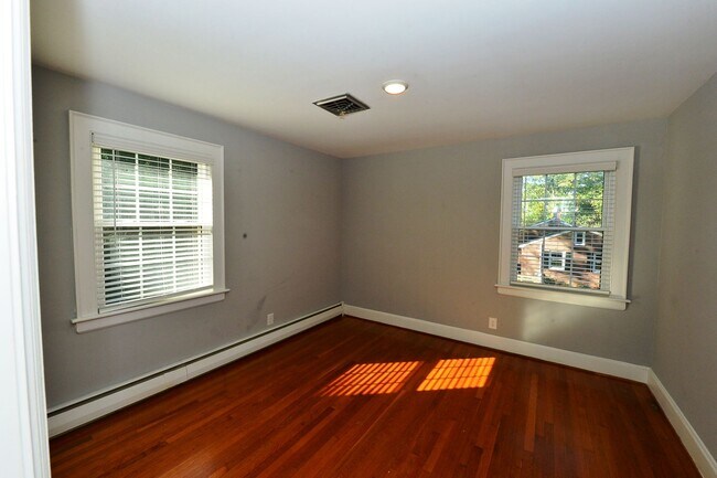 Building Photo - Water View, private wooded lot on dead end street!