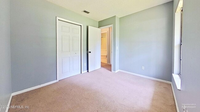 Building Photo - 2624 Pheasant Ct