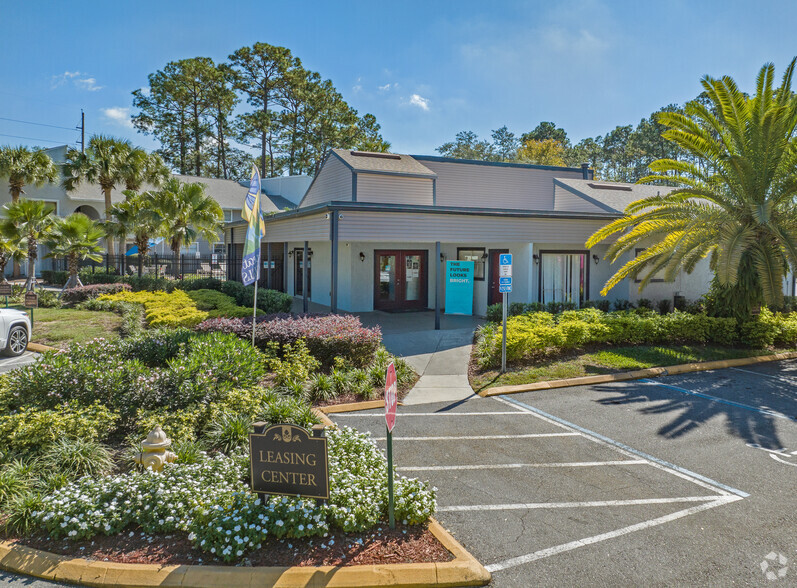 Leasing Office - Pinebrook Apartment Homes