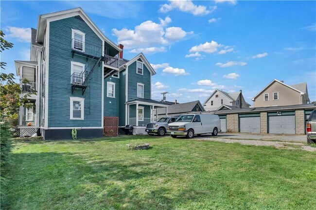 Building Photo - 244 Paradis Ave