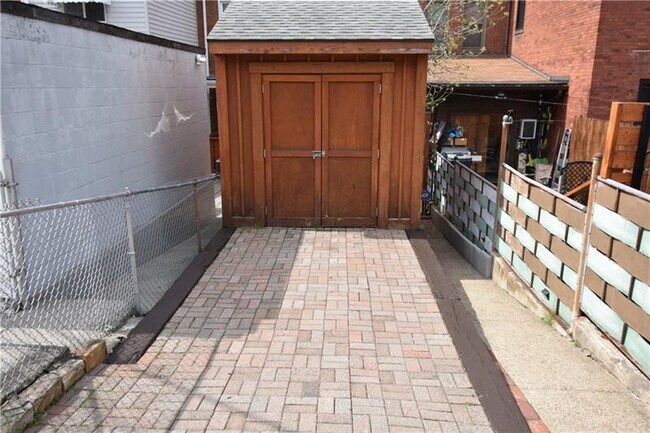 Building Photo - 4214 Post St