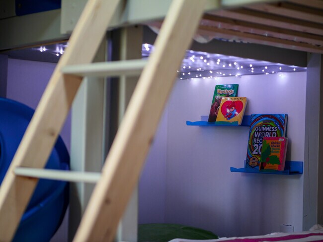 Building Photo - 25 N Rose Blvd