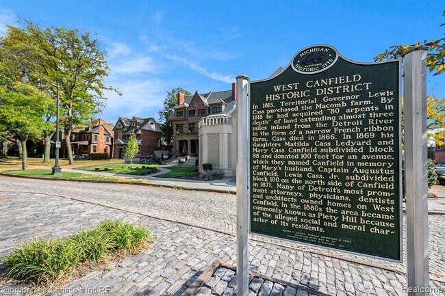 Building Photo - 701 W Canfield St