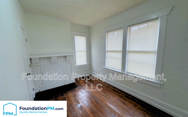 Building Photo - 914 Garland St