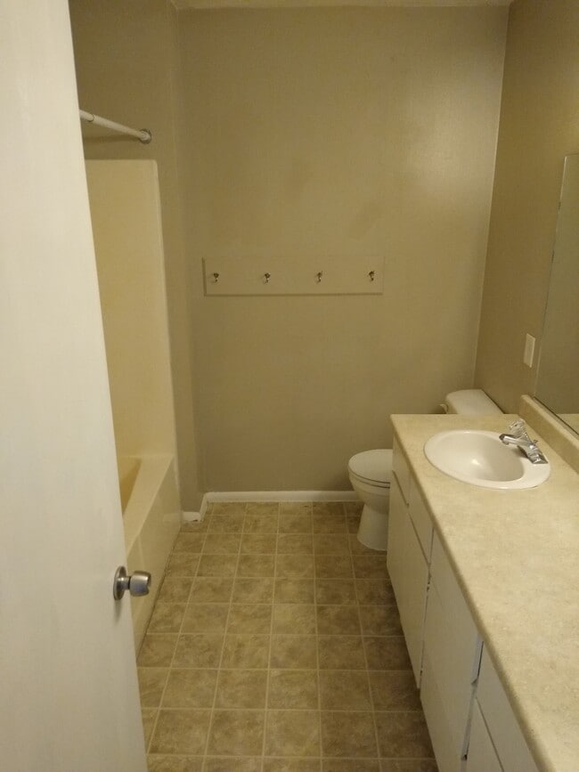 Building Photo - 171 College Way
