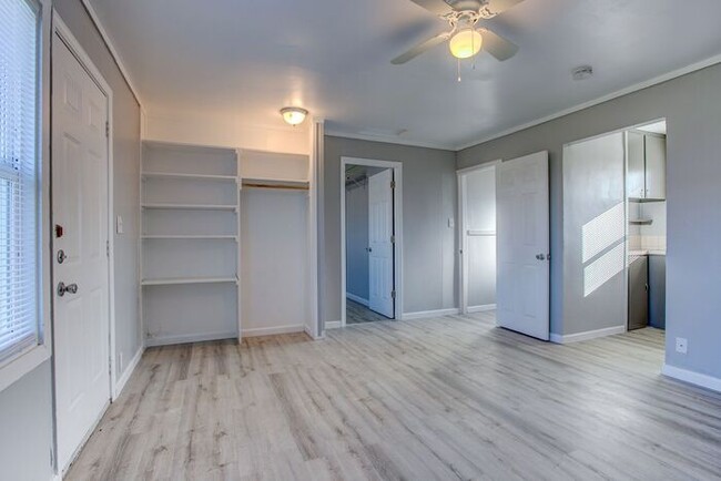 Building Photo - Beautiful 1 bed/ 1 bath ready for you to c...