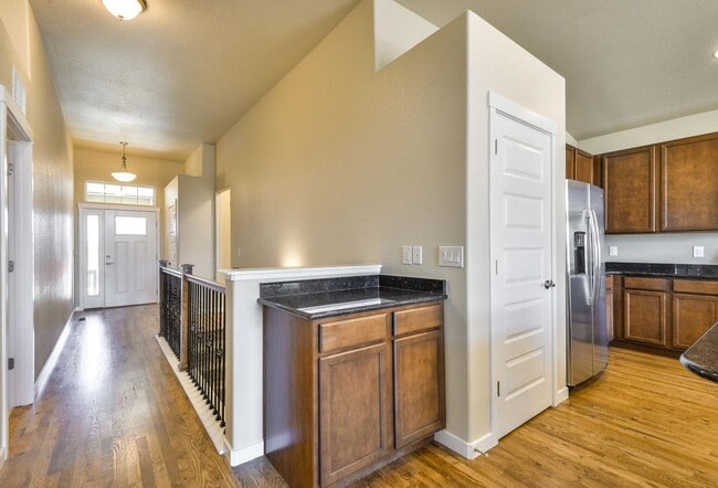 Building Photo - Beautiful 5 bed 3 bath home in the Pelican...