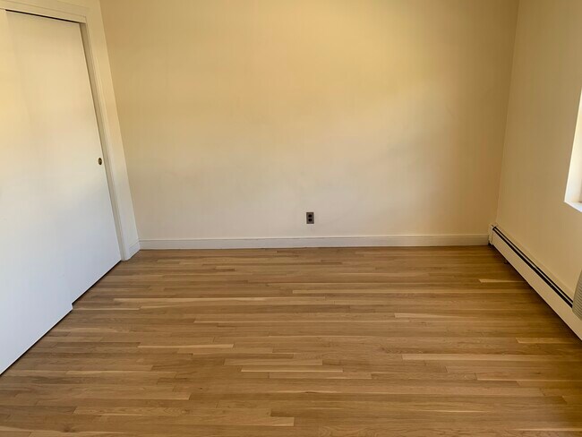 Building Photo - 145 Emerson Gardens Rd