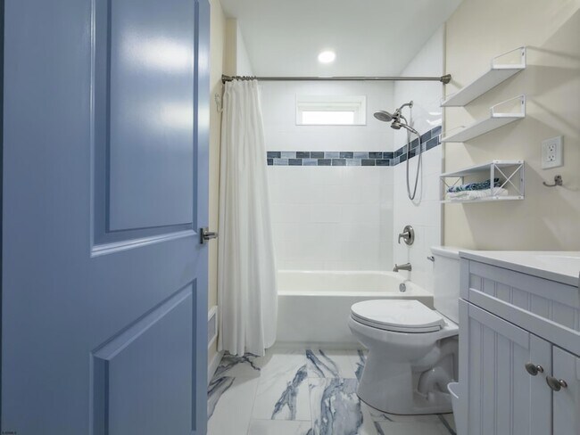 Building Photo - 125 N Wissahickon Ave