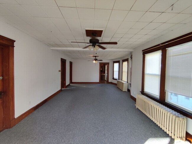 Building Photo - 638-638 Washington Ave