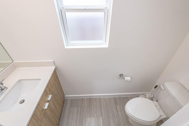 Building Photo - 423 Deer Path Lp