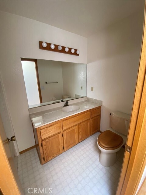 Building Photo - 19232 N Shore Ct
