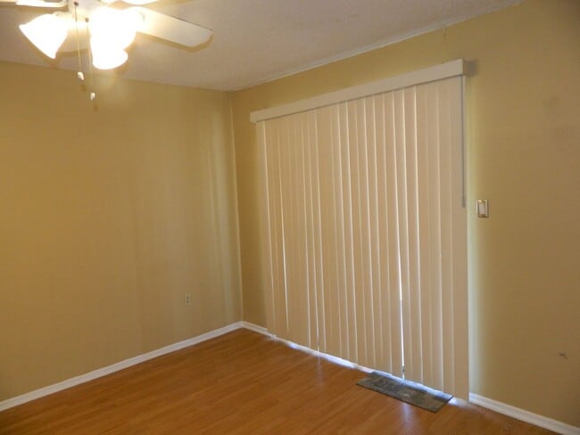 Building Photo - 1 Bed / 1 Bath Condo with Balcony – Seminole County – Water Included!