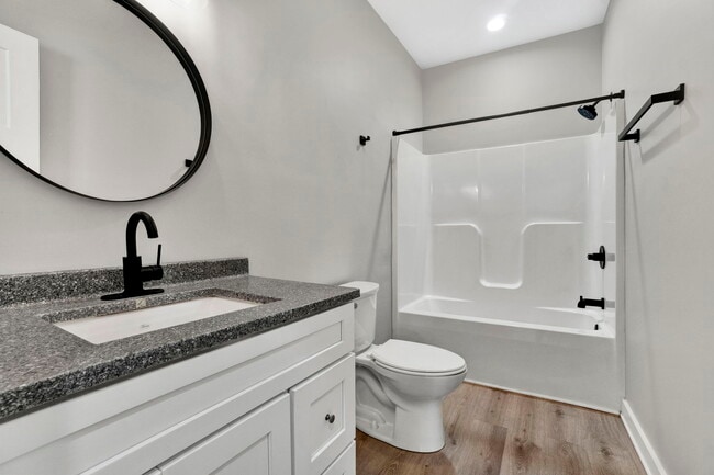 Building Photo - 100 E Maple St