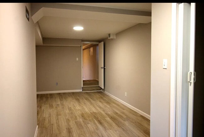 Building Photo - 102 Hubbell Pl