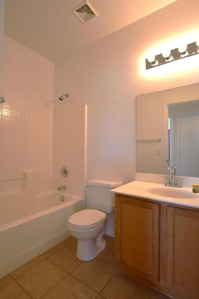 Building Photo - 2300 E Magma Rd